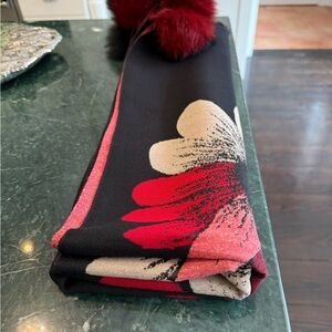 La Fiorentina Red and White Accessory